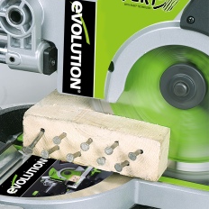 Scie à onglet 210 mm FURY3S