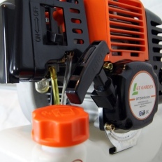 Elagueuse thermique 4 en 1 : tronçonneuse - débroussailleuse - taille-haies