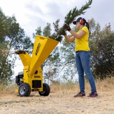 Broyeur de végétaux thermique 11,7 CV GARLAND 1220 avec démarrage électrique