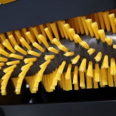 Balayeuse électrique 1600W pour gazon artificiel 450 m² GARLAND ROLL&COMB 502E-V19