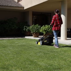 Tondeuse 4T autotractée 144cc 46cm GARLAND SIOUX 855ZSG-V23