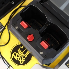 Balayeuse à batterie 40V pour gazon artificiel 600 m² GARLAND ROLL&COMB KEEPER 602-V23